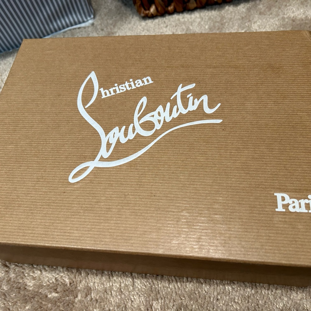Christian Louboutin So Kate. Size 8. Black, 4inch high. Used once - Picture 5 of 8